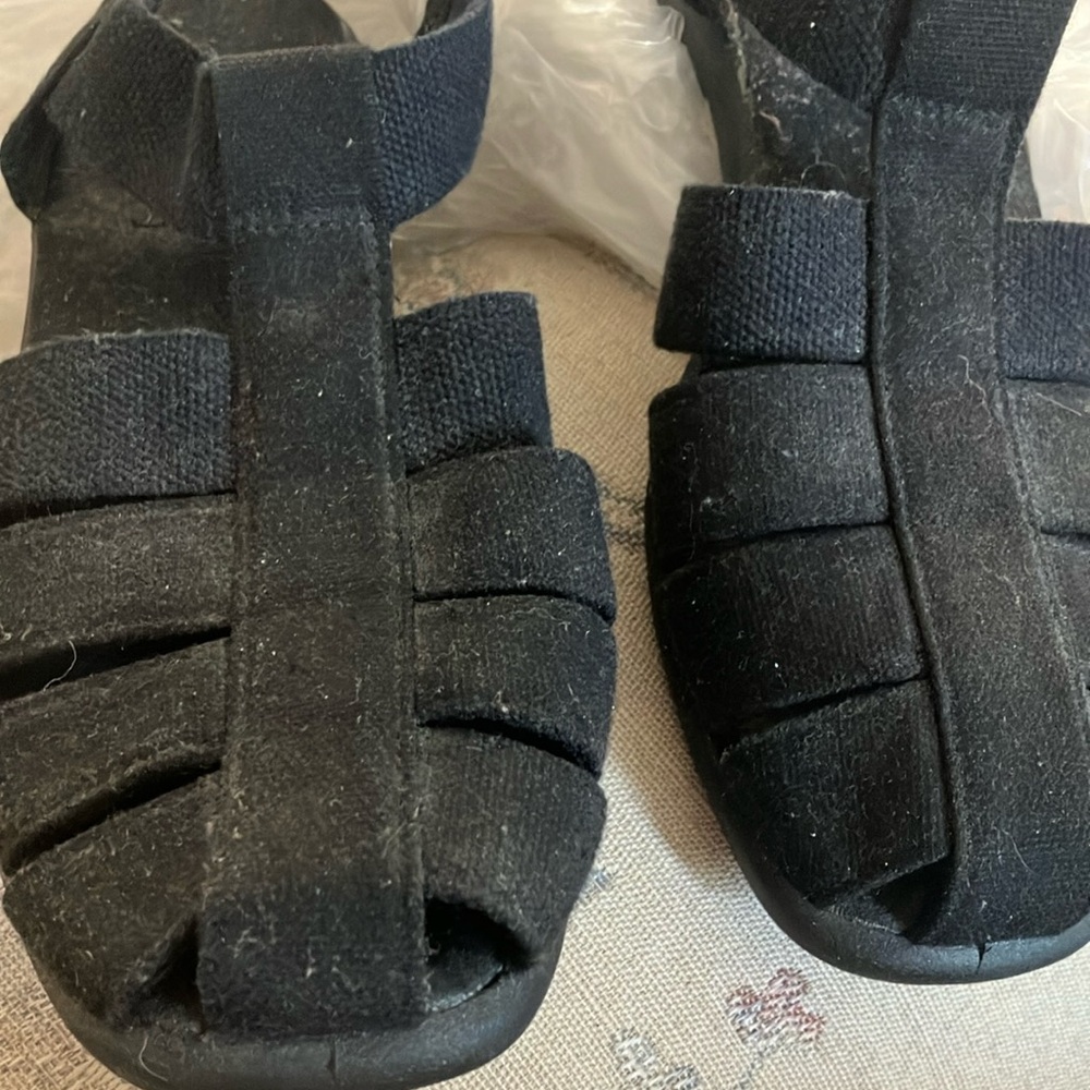 Faded glory Black Strappy fisherman sling back Sandals 8
